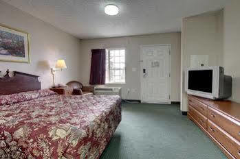 Intown Suites Extended Stay Charlotte Nc -East Independence Экстерьер фото